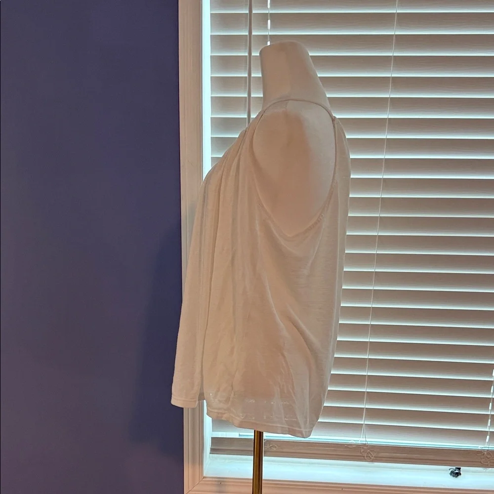 Old Navy Cream Women's Camisole - Picture 3 of 5